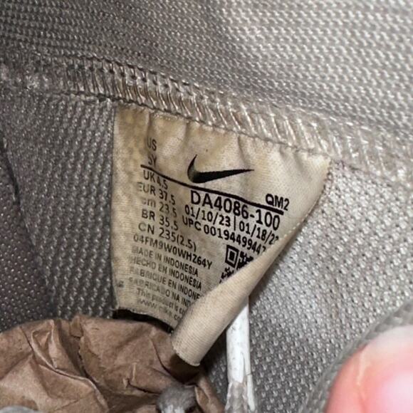 Nike Blazer Mid ’77 Vintage White Black Sneakers - Picture 5 of 6